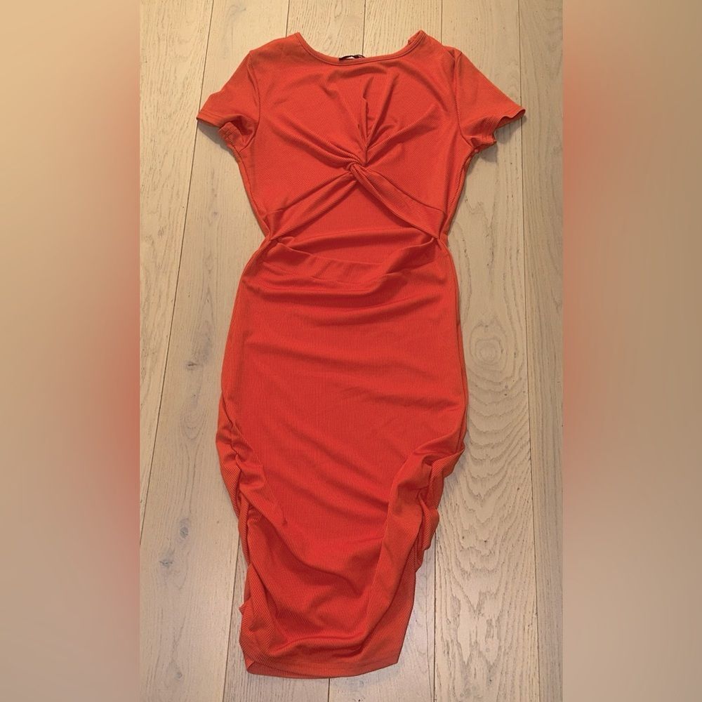 Women’s 4 Piece Bundle Of Dresses Size Small. 2 New Never Used & 2 Used Twice - Picture 2 of 5